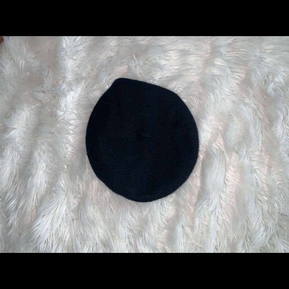 Women’s Black Beret